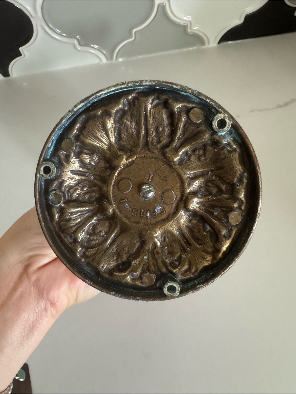 Ornate solid Brass Pedestal Soap Dish - Picture 4 of 9